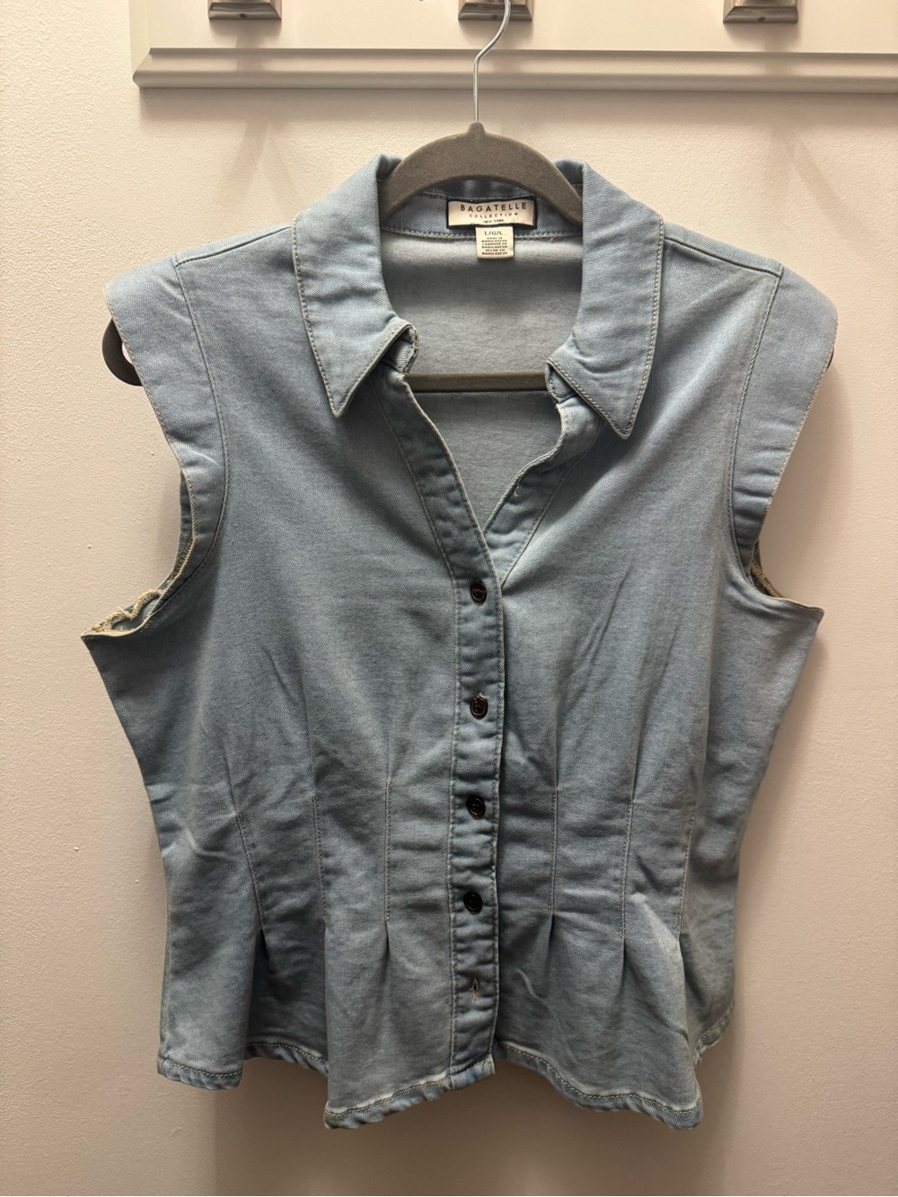 bagatelle Light Blue Sleeveless Denim Button-Front Shirt